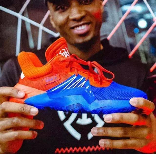 CBA俱乐部杯：上海久事99比71大胜宁波男篮，豪取两连胜！（CBA俱乐部杯：上海久事99-71击退宁波男篮，收获两连胜）