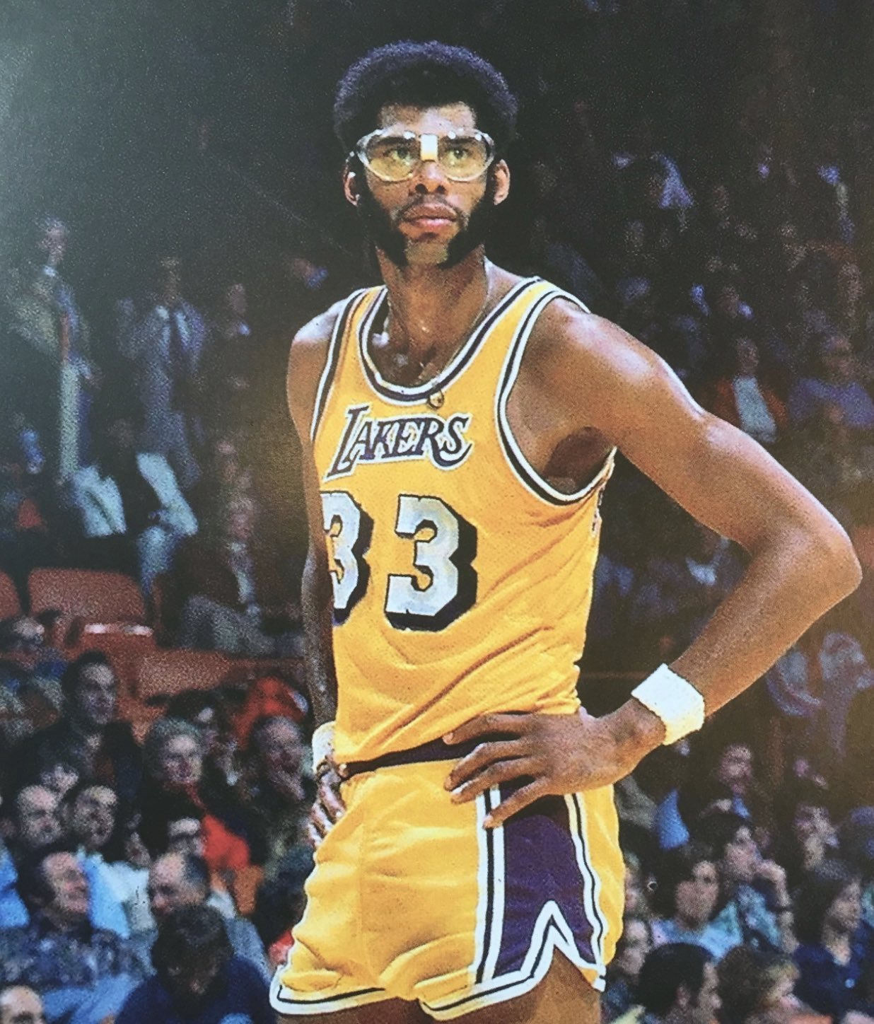 法比奥庆祝足协杯夺冠：将永远存在的时刻，一切荣耀归于上帝（法比奥庆祝足协杯称王：这一刻将被铭记，所有荣耀献给上帝）